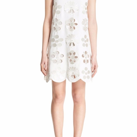 VICTORIA VICTORIA BECKHAM Scalloped Edge Floral Embroidery Crepe Dress - Picture 5 of 7